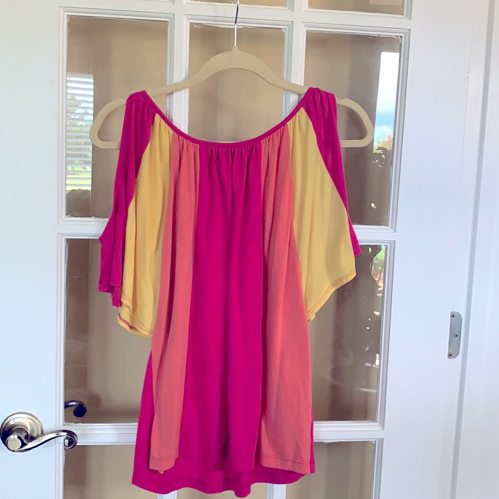 Speeckless top. Size Women 14 L. Color pink